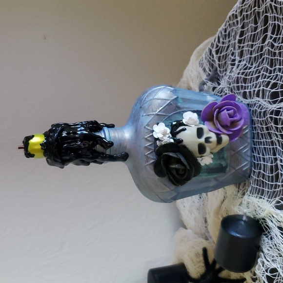 Unfiltered Poison Potion Bottle - Picture 2 of 5